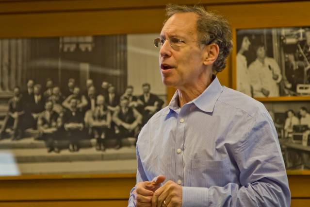 Institute professor Robert Langer discussed the formula he has used to start 26 companies. Photo: Rahul Rithe